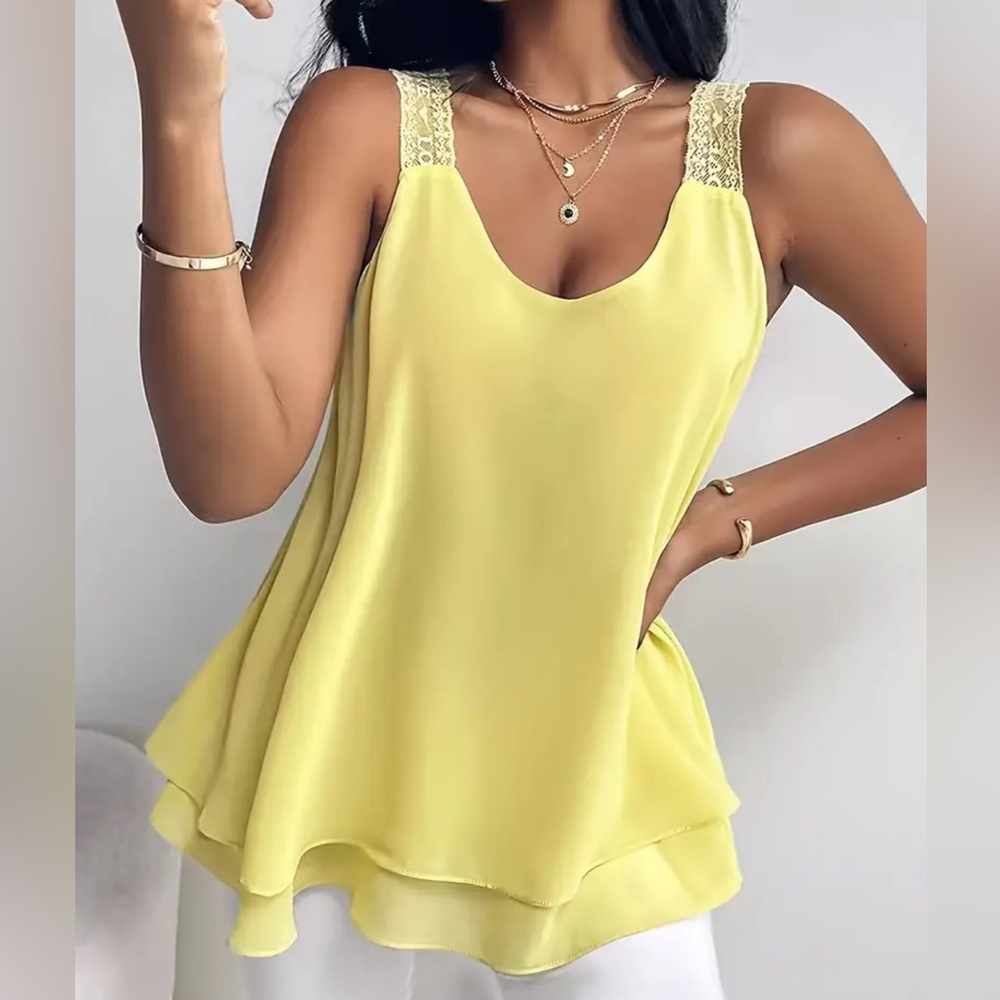 ❤️‍🔥HP❤️‍🔥 New Butter Yellow Lace Strap Top